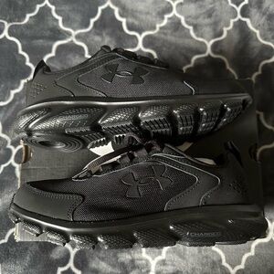 Under Armour women’s Black Athletic Shoes